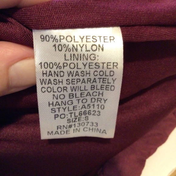 Umgee women’s size small quilted vest maroon - Picture 9 of 9